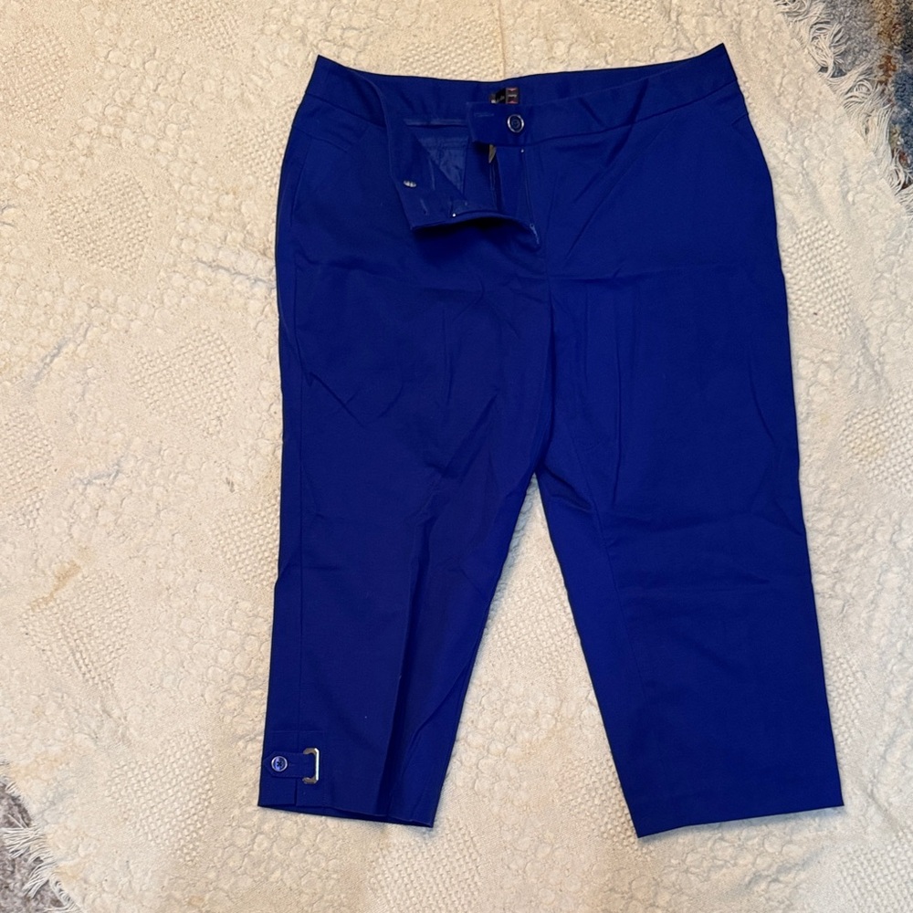 Rafaella Women's Blue Capris
